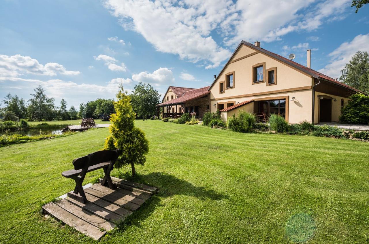 Penzion U Lisky Jarosov nad Nezarkou ภายนอก รูปภาพ